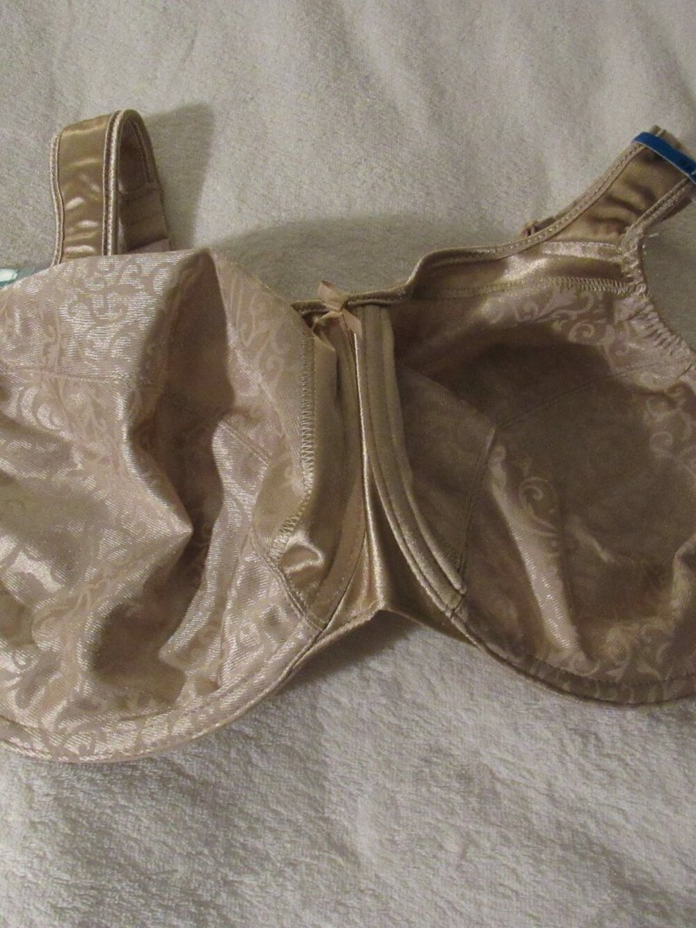 Bali Beige minimizer Bra Size 36DDD NWT